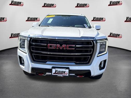 Summit White 2022 GMC Yukon XL AT4