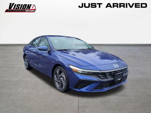 2025 Hyundai ELANTRA Limited