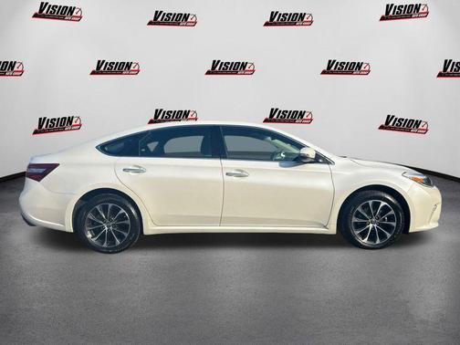 2018 Toyota Avalon XLE
