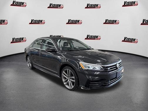 2017 Volkswagen Passat 1.8T R-Line