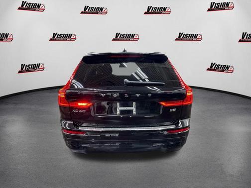 2022 Volvo XC60 B5 Momentum