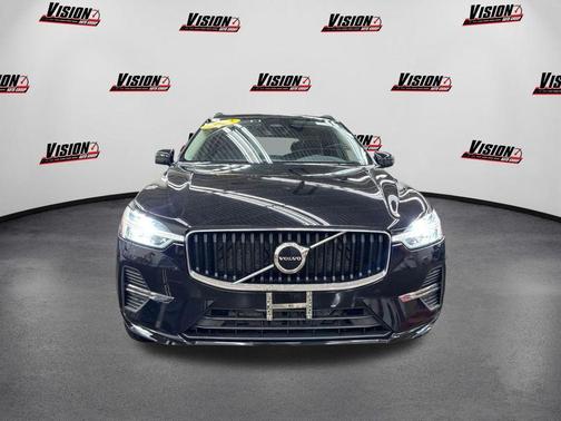 2022 Volvo XC60 B5 Momentum