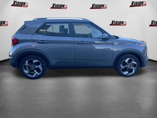 2022 Hyundai VENUE SEL