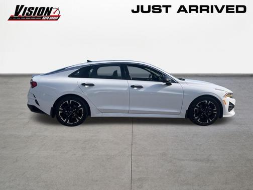 Glacial White Pearl 2022 Kia K5 GT-Line
