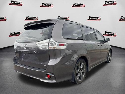 2020 Toyota Sienna SE