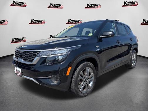 Cherry Black 2022 Kia Seltos LX