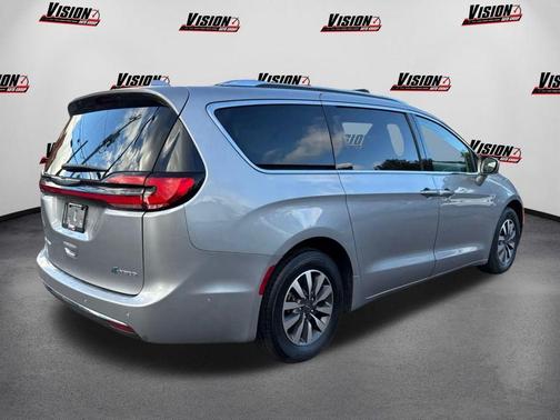 2021 Chrysler Pacifica Hybrid Touring L