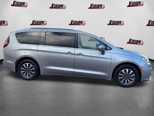2021 Chrysler Pacifica Hybrid Touring L