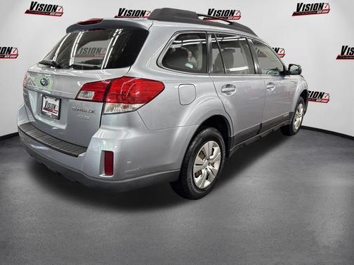 Ice Silver Metallic 2013 Subaru Outback 2.5i