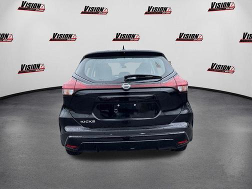 2022 Nissan Kicks S