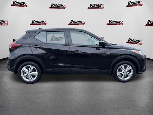 2022 Nissan Kicks S