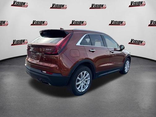 Autumn Metallic 2019 Cadillac XT4 Luxury