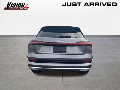 2019 Audi e-tron Prestige