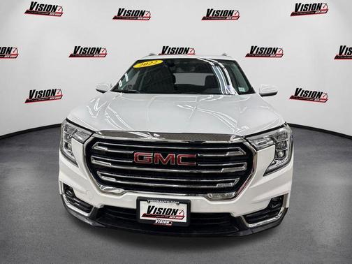 Summit White 2022 GMC Terrain SLT