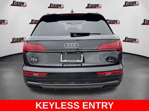 Mythos Black Metallic 2025 Audi Q5 45 S line quattro Premium