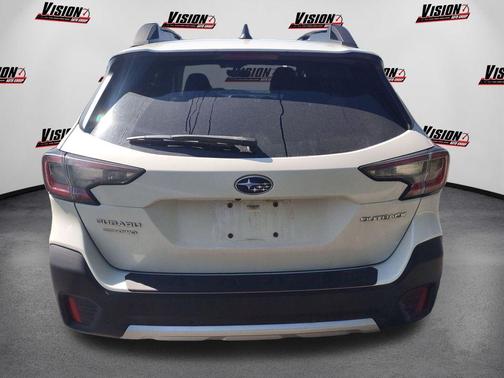 Crystal White Pearl 2022 Subaru Outback Limited