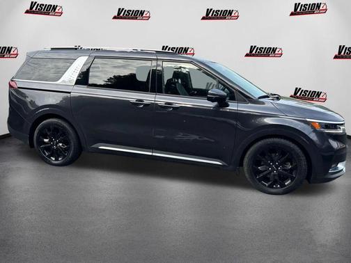 2022 Kia Carnival SX