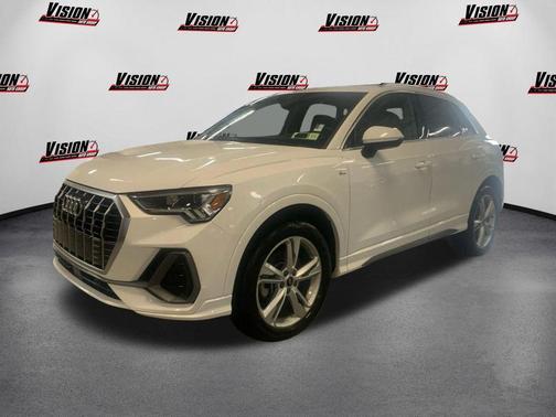 2023 Audi Q3 45 S line Premium