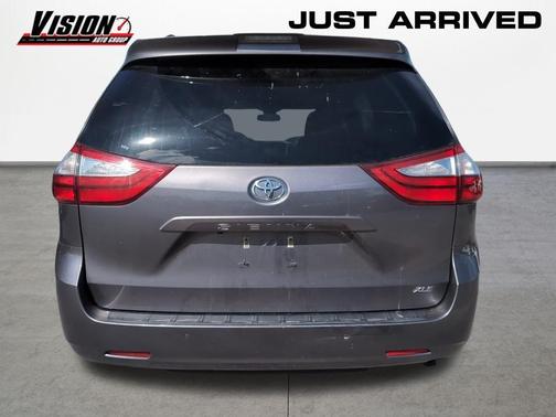 Predawn Gray Mica 2019 Toyota Sienna XLE