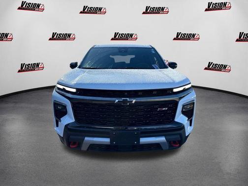 Summit White 2024 Chevrolet Traverse Z71