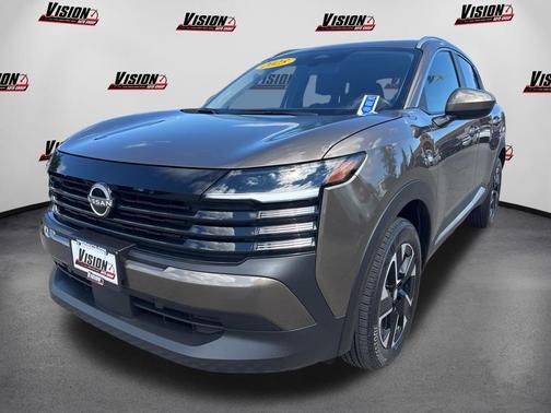 Canyon Bronze M 2025 Nissan Kicks SV