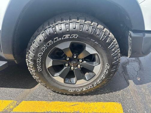 Bright White Clearcoat 2019 RAM 1500 Rebel