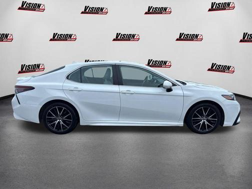 2022 Toyota Camry SE Nightshade