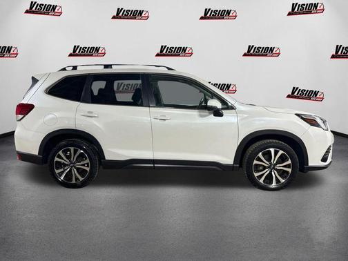 Crystal White Pearl 2022 Subaru Forester Limited