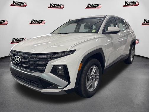 White Pearl 2026 Hyundai TUCSON SE