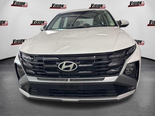 White Pearl 2026 Hyundai TUCSON SE