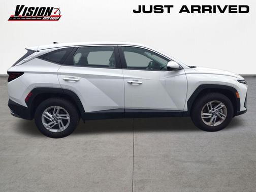White Pearl 2026 Hyundai TUCSON SE