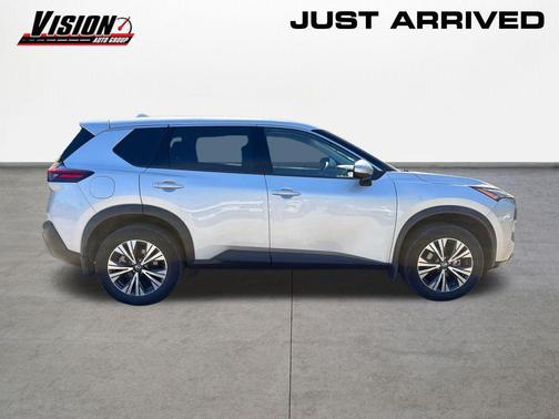 Brilliant Silver Metallic 2021 Nissan Rogue SV