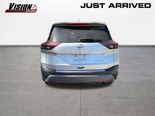 Brilliant Silver Metallic 2021 Nissan Rogue SV