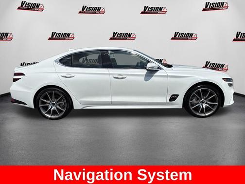 Uyuni White 2025 Genesis G70 2.5T