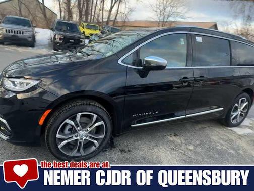 Diamond Black Crystal Pearlcoat 2026 Chrysler Pacifica L