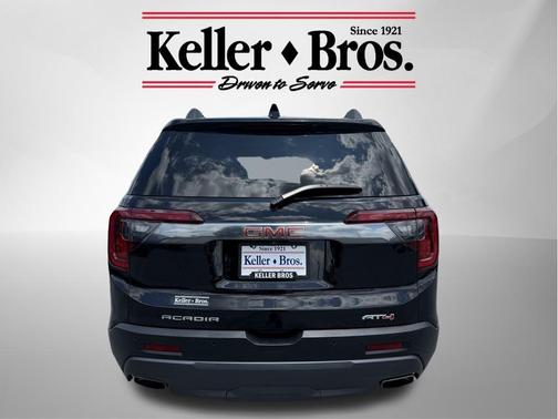 2023 GMC Acadia AT4