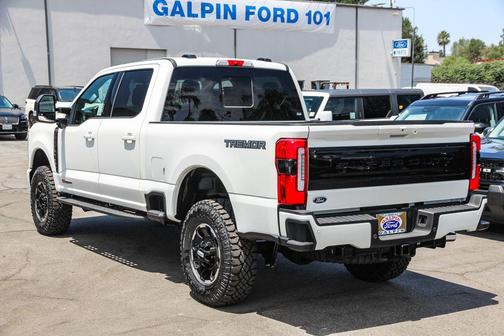 Star White Metallic Tri-Coat 2026 Ford F-350 Platinum