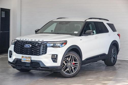 Star White Metallic Tri-Coat 2026 Ford Explorer ST-Line
