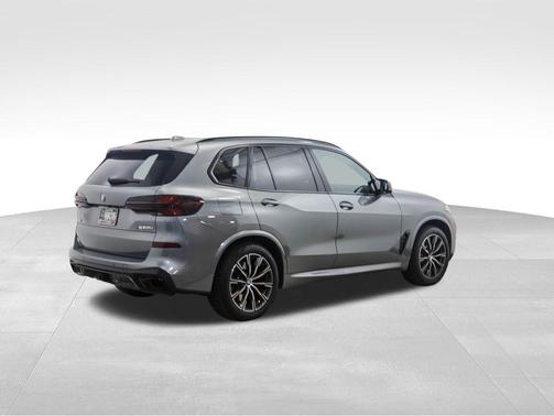 2025 BMW X5 M60i