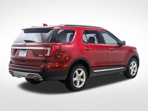 RUBY RED METALLIC TINTED CC 2017 Ford Explorer XLT