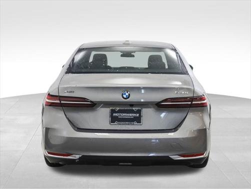 2025 BMW 530 i xDrive
