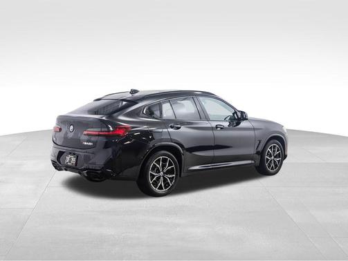 2023 BMW X4 M40i