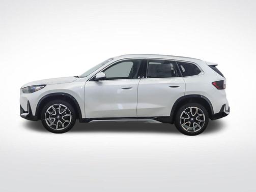 Mineral White Metallic 2026 BMW X1 xDrive28i