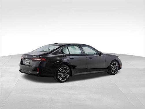 2025 BMW 530 i xDrive