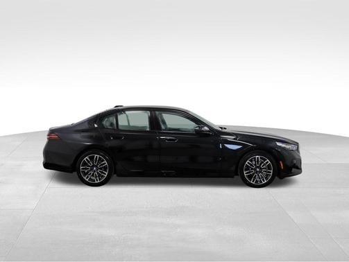 2025 BMW 530 i xDrive