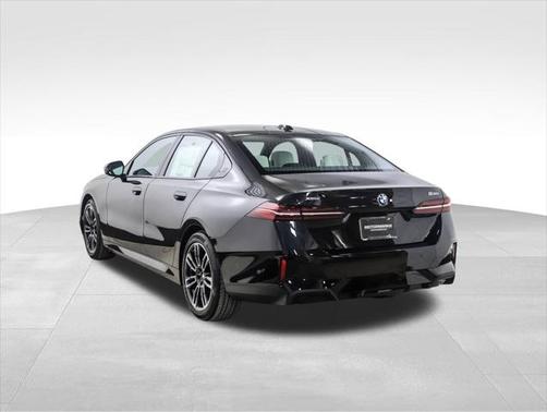 2025 BMW 530 i xDrive