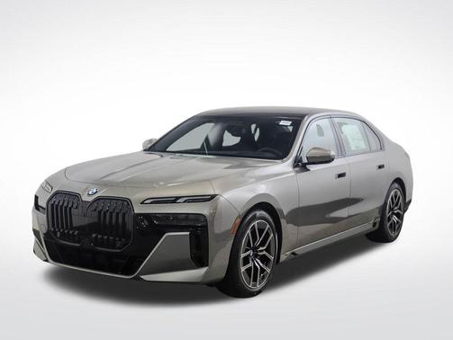Oxide Grey Metallic 2026 BMW 740 xDrive