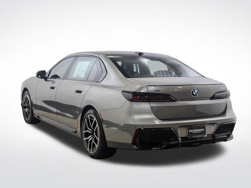 Oxide Grey Metallic 2026 BMW 740 xDrive