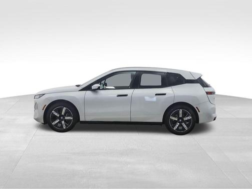 2026 BMW iX xDrive60