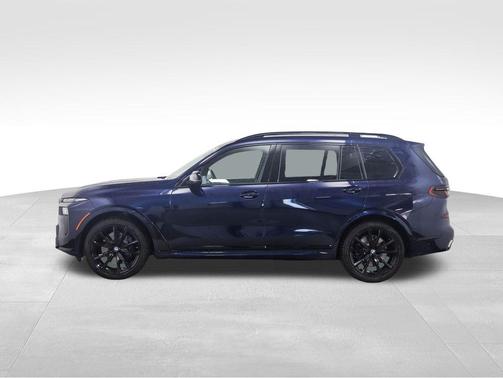 2025 BMW X7 M60i